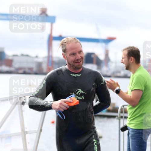 16.08.2026 - KN Förde Triathlon 2026 Antke Förster http://msf.ph/oto/9995536 16.08.2026 11:01:27 Schwimmen 342, 347, 352, 365, 375, 382, 353, 364, 376, 377, 383 meine-sportfotos.de