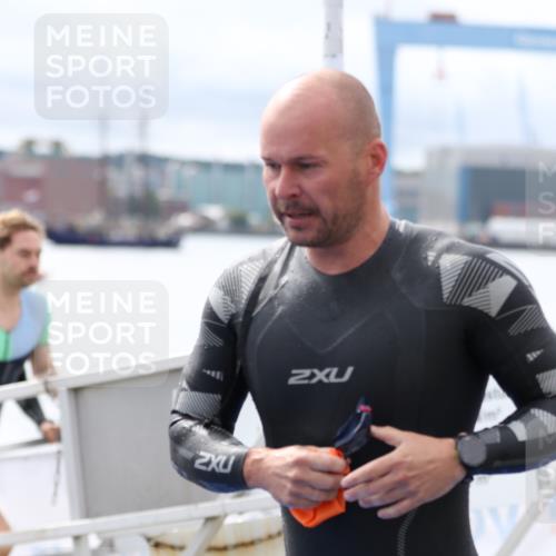 16.08.2026 - KN Förde Triathlon 2026 Antke Förster http://msf.ph/oto/9995555 16.08.2026 11:01:43 Schwimmen 353, 364, 365, 375, 377, 382, 369, 376, 383 meine-sportfotos.de