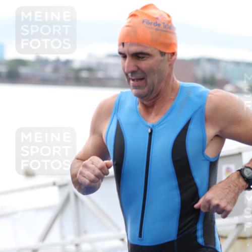 16.08.2026 - KN Förde Triathlon 2026 Antke Förster http://msf.ph/oto/9995584 16.08.2026 11:02:46 Schwimmen 357, 397, 410, 315, 316, 360, 370, 388, 389 meine-sportfotos.de