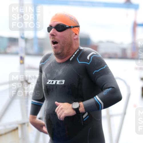 16.08.2026 - KN Förde Triathlon 2026 Antke Förster http://msf.ph/oto/9995631 16.08.2026 11:03:51 Schwimmen 379, 403, 334, 398, 401, 409, 412, 422 meine-sportfotos.de