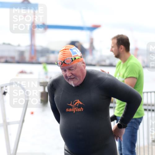 16.08.2026 - KN Förde Triathlon 2026 Antke Förster http://msf.ph/oto/9995644 16.08.2026 11:04:03 Schwimmen 379, 398, 403, 409, 422, 334, 401, 411, 412 meine-sportfotos.de