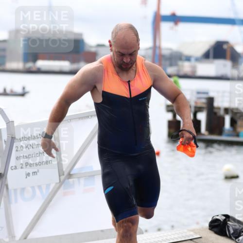 16.08.2026 - KN Förde Triathlon 2026 Antke Förster http://msf.ph/oto/9995659 16.08.2026 11:04:13 Schwimmen 334, 398, 401, 409, 412, 422, 408, 411, 413 meine-sportfotos.de