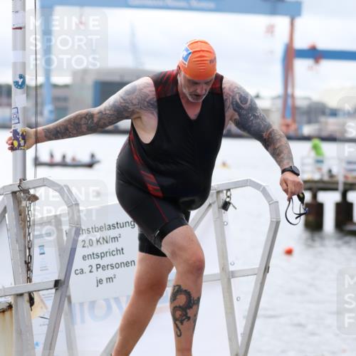 16.08.2026 - KN Förde Triathlon 2026 Antke Förster http://msf.ph/oto/9995668 16.08.2026 11:04:31 Schwimmen 334, 401, 411, 412, 413, 408, 430 meine-sportfotos.de