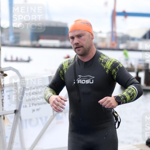 16.08.2026 - KN Förde Triathlon 2026 Antke Förster http://msf.ph/oto/9995675 16.08.2026 11:04:36 Schwimmen 334, 408, 411, 413, 374, 386, 430 meine-sportfotos.de