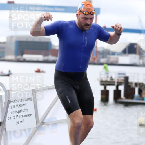 16.08.2026 - KN Förde Triathlon 2026 Antke Förster http://msf.ph/oto/9995679 16.08.2026 11:04:52 Schwimmen 408, 411, 413, 430, 374, 386, 407 meine-sportfotos.de