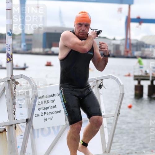 16.08.2026 - KN Förde Triathlon 2026 Antke Förster http://msf.ph/oto/9995702 16.08.2026 11:05:23 Schwimmen 374, 386, 406, 407, 393, 432 meine-sportfotos.de