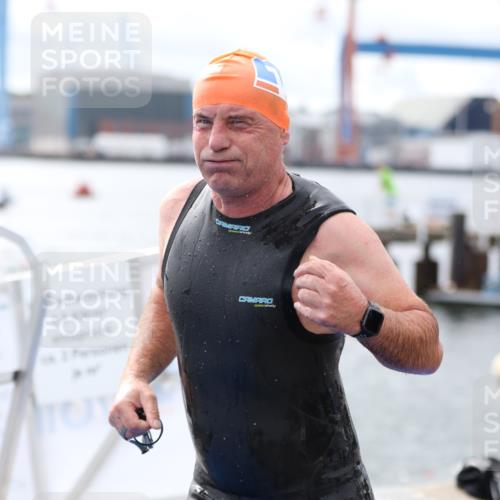 16.08.2026 - KN Förde Triathlon 2026 Antke Förster http://msf.ph/oto/9995706 16.08.2026 11:05:24 Schwimmen 374, 386, 406, 407, 393, 432 meine-sportfotos.de