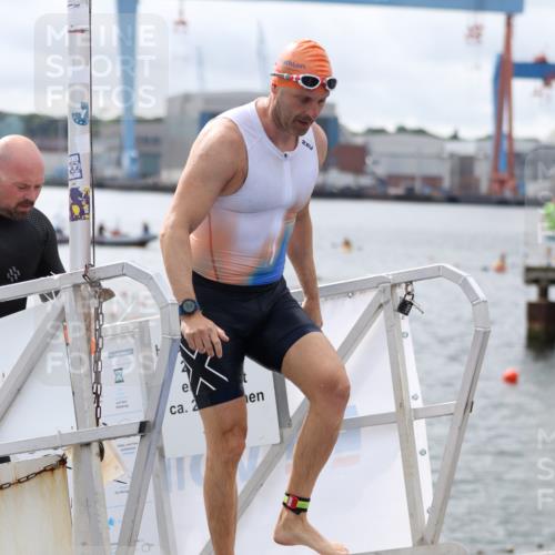16.08.2026 - KN Förde Triathlon 2026 Antke Förster http://msf.ph/oto/9995711 16.08.2026 11:05:32 Schwimmen 393, 406, 407, 432, 393, 421 meine-sportfotos.de