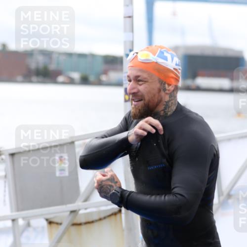 16.08.2026 - KN Förde Triathlon 2026 Antke Förster http://msf.ph/oto/9995724 16.08.2026 11:05:59 Schwimmen 421, 400, 402, 803 meine-sportfotos.de