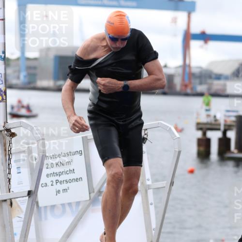 16.08.2026 - KN Förde Triathlon 2026 Antke Förster http://msf.ph/oto/9995736 16.08.2026 11:06:22 Schwimmen 400, 402, 803, 351, 396, 399 meine-sportfotos.de