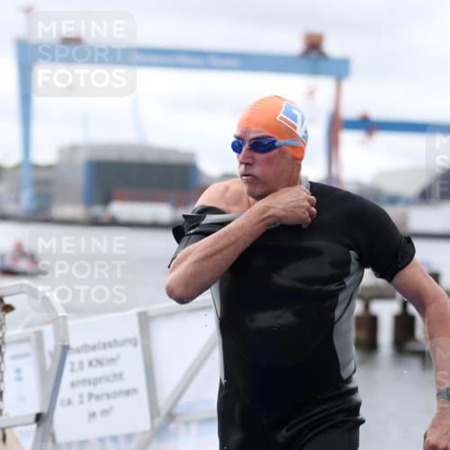 16.08.2026 - KN Förde Triathlon 2026 Antke Förster http://msf.ph/oto/9995739 16.08.2026 11:06:24 Schwimmen 400, 402, 803, 351, 396, 399 meine-sportfotos.de