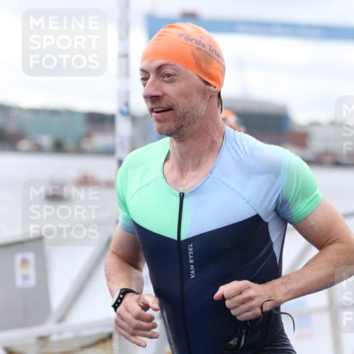 16.08.2026 - KN Förde Triathlon 2026 Antke Förster http://msf.ph/oto/9995763 16.08.2026 11:07:06 Schwimmen 351, 396, 399, 416, 435, 378, 385, 404, 425, 437, 801, 802 meine-sportfotos.de