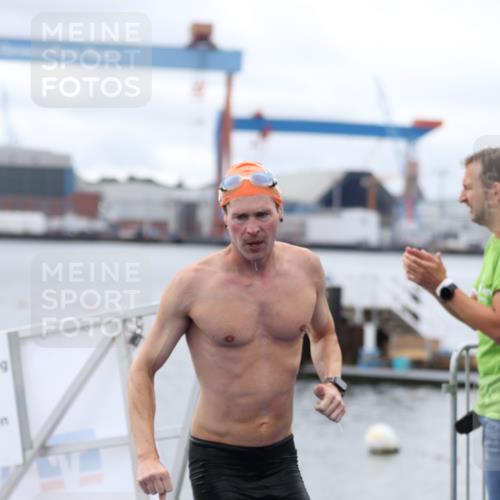 16.08.2026 - KN Förde Triathlon 2026 Antke Förster http://msf.ph/oto/9995771 16.08.2026 11:07:10 Schwimmen 351, 416, 425, 435, 437, 378, 385, 404, 801, 802 meine-sportfotos.de