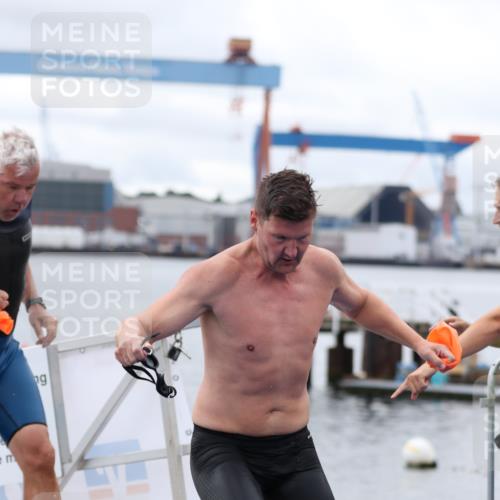 16.08.2026 - KN Förde Triathlon 2026 Antke Förster http://msf.ph/oto/9995775 16.08.2026 11:07:12 Schwimmen 385, 416, 425, 435, 437, 801, 378, 385, 404, 801, 802 meine-sportfotos.de