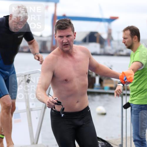 16.08.2026 - KN Förde Triathlon 2026 Antke Förster http://msf.ph/oto/9995776 16.08.2026 11:07:12 Schwimmen 385, 416, 425, 435, 437, 801, 378, 385, 404, 801, 802 meine-sportfotos.de