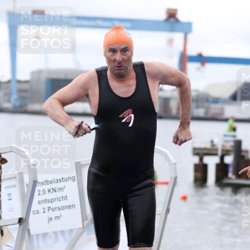 16.08.2026 - KN Förde Triathlon 2026 Antke Förster http://msf.ph/oto/9995808 16.08.2026 11:07:53 Schwimmen 417, 427, 414 meine-sportfotos.de