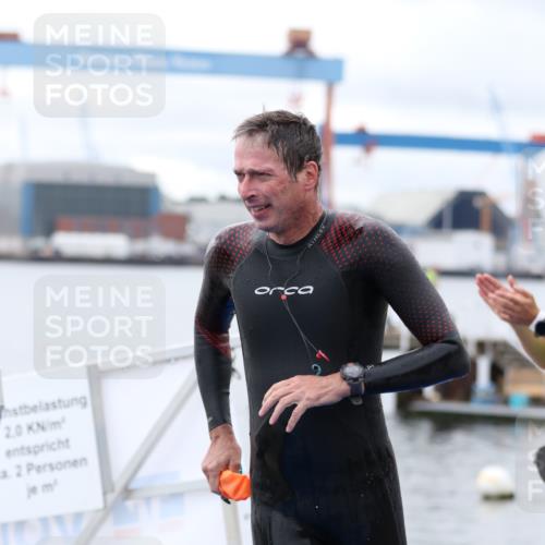 16.08.2026 - KN Förde Triathlon 2026 Antke Förster http://msf.ph/oto/9995821 16.08.2026 11:08:31 Schwimmen 428, 429 meine-sportfotos.de