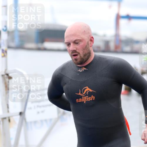 16.08.2026 - KN Förde Triathlon 2026 Antke Förster http://msf.ph/oto/9995827 16.08.2026 11:08:41 Schwimmen 428, 429 meine-sportfotos.de