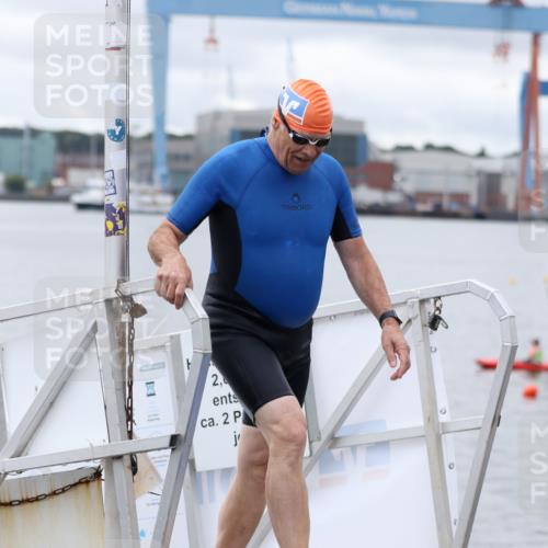 16.08.2026 - KN Förde Triathlon 2026 Antke Förster http://msf.ph/oto/9995835 16.08.2026 11:09:44 Schwimmen 415, 438 meine-sportfotos.de