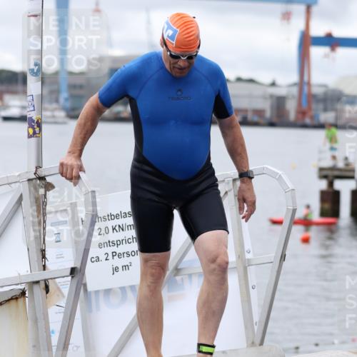 16.08.2026 - KN Förde Triathlon 2026 Antke Förster http://msf.ph/oto/9995836 16.08.2026 11:09:44 Schwimmen 415, 438 meine-sportfotos.de