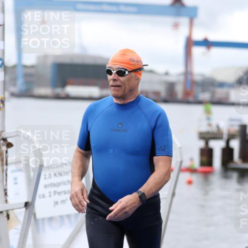 16.08.2026 - KN Förde Triathlon 2026 Antke Förster http://msf.ph/oto/9995838 16.08.2026 11:09:45 Schwimmen 415, 438 meine-sportfotos.de