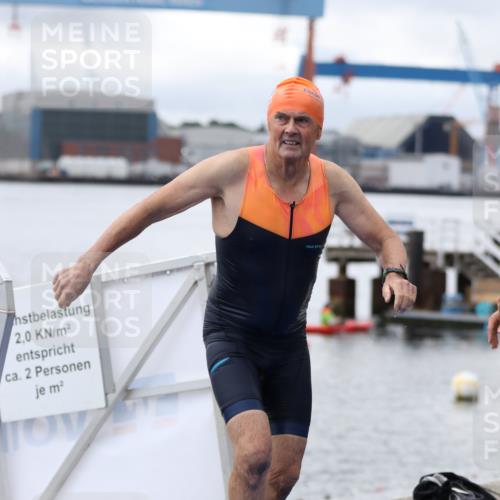 16.08.2026 - KN Förde Triathlon 2026 Antke Förster http://msf.ph/oto/9995848 16.08.2026 11:11:11 Schwimmen 439, 424, 426 meine-sportfotos.de