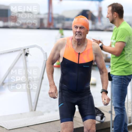 16.08.2026 - KN Förde Triathlon 2026 Antke Förster http://msf.ph/oto/9995849 16.08.2026 11:11:12 Schwimmen 439, 424, 426 meine-sportfotos.de
