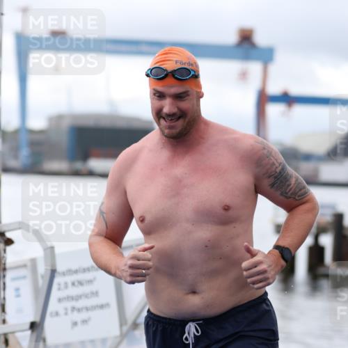 16.08.2026 - KN Förde Triathlon 2026 Antke Förster http://msf.ph/oto/9995871 16.08.2026 11:12:33 Schwimmen 436 meine-sportfotos.de