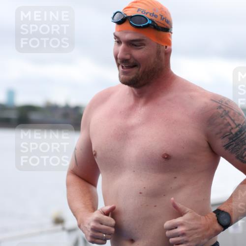 16.08.2026 - KN Förde Triathlon 2026 Antke Förster http://msf.ph/oto/9995874 16.08.2026 11:12:34 Schwimmen 436 meine-sportfotos.de
