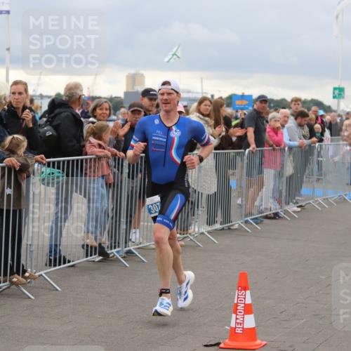 16.08.2026 - KN Förde Triathlon 2026 Markus Tischler http://msf.ph/oto/9995907 16.08.2026 11:47:49 Ziel  meine-sportfotos.de