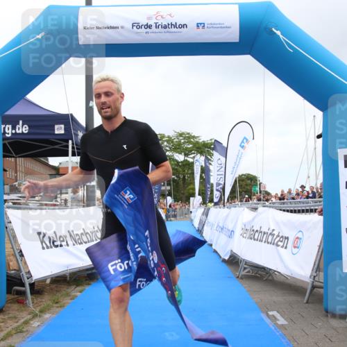 16.08.2026 - KN Förde Triathlon 2026 Markus Tischler http://msf.ph/oto/9995940 16.08.2026 11:50:43 Ziel 330, 330 meine-sportfotos.de