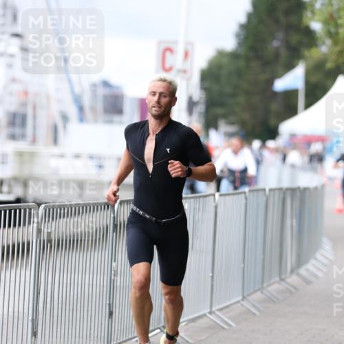 16.08.2026 - KN Förde Triathlon 2026 Antke Förster http://msf.ph/oto/9995959 16.08.2026 11:36:33 Laufen  meine-sportfotos.de
