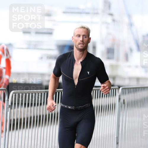 16.08.2026 - KN Förde Triathlon 2026 Antke Förster http://msf.ph/oto/9995961 16.08.2026 11:36:34 Laufen  meine-sportfotos.de