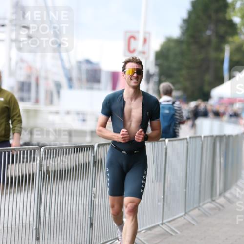 16.08.2026 - KN Förde Triathlon 2026 Antke Förster http://msf.ph/oto/9996009 16.08.2026 11:40:17 Laufen  meine-sportfotos.de