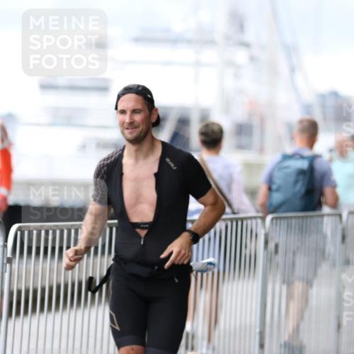 16.08.2026 - KN Förde Triathlon 2026 Antke Förster http://msf.ph/oto/9996069 16.08.2026 11:42:56 Laufen  meine-sportfotos.de