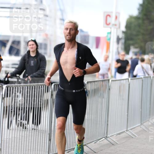 16.08.2026 - KN Förde Triathlon 2026 Antke Förster http://msf.ph/oto/9996088 16.08.2026 11:43:16 Laufen  meine-sportfotos.de