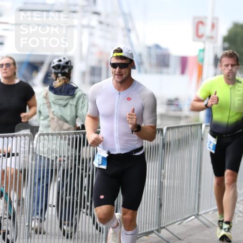 16.08.2026 - KN Förde Triathlon 2026 Antke Förster http://msf.ph/oto/9996094 16.08.2026 11:43:32 Laufen  meine-sportfotos.de