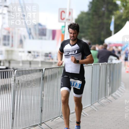 16.08.2026 - KN Förde Triathlon 2026 Antke Förster http://msf.ph/oto/9996180 16.08.2026 11:46:20 Laufen  meine-sportfotos.de
