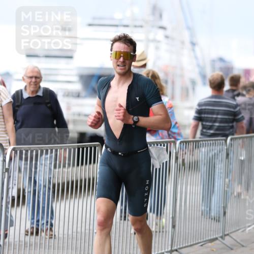16.08.2026 - KN Förde Triathlon 2026 Antke Förster http://msf.ph/oto/9996217 16.08.2026 11:47:57 Laufen  meine-sportfotos.de