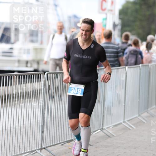 16.08.2026 - KN Förde Triathlon 2026 Antke Förster http://msf.ph/oto/9996222 16.08.2026 11:48:02 Laufen  meine-sportfotos.de