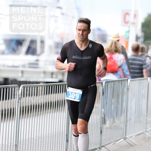 16.08.2026 - KN Förde Triathlon 2026 Antke Förster http://msf.ph/oto/9996223 16.08.2026 11:48:02 Laufen  meine-sportfotos.de