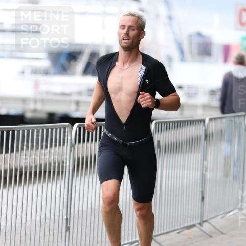 16.08.2026 - KN Förde Triathlon 2026 Antke Förster http://msf.ph/oto/9996316 16.08.2026 11:49:57 Laufen  meine-sportfotos.de