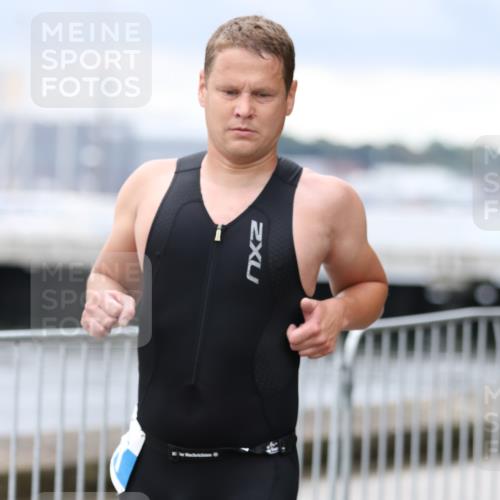 16.08.2026 - KN Förde Triathlon 2026 Antke Förster http://msf.ph/oto/9996353 16.08.2026 11:50:37 Laufen  meine-sportfotos.de