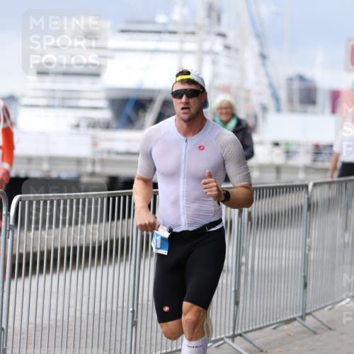 16.08.2026 - KN Förde Triathlon 2026 Antke Förster http://msf.ph/oto/9996372 16.08.2026 11:50:52 Laufen  meine-sportfotos.de
