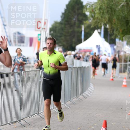16.08.2026 - KN Förde Triathlon 2026 Antke Förster http://msf.ph/oto/9996385 16.08.2026 11:51:11 Laufen  meine-sportfotos.de