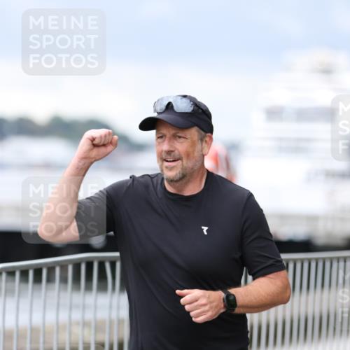 16.08.2026 - KN Förde Triathlon 2026 Antke Förster http://msf.ph/oto/9996426 16.08.2026 11:51:48 Laufen  meine-sportfotos.de