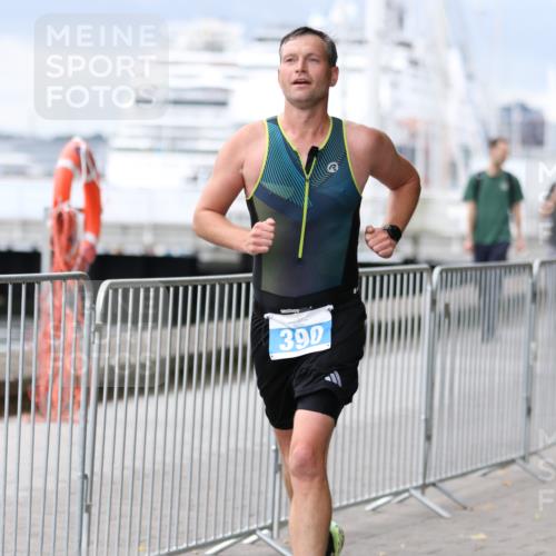 16.08.2026 - KN Förde Triathlon 2026 Antke Förster http://msf.ph/oto/9996443 16.08.2026 11:52:05 Laufen  meine-sportfotos.de