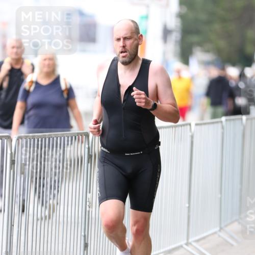 16.08.2026 - KN Förde Triathlon 2026 Antke Förster http://msf.ph/oto/9996450 16.08.2026 11:52:14 Laufen  meine-sportfotos.de