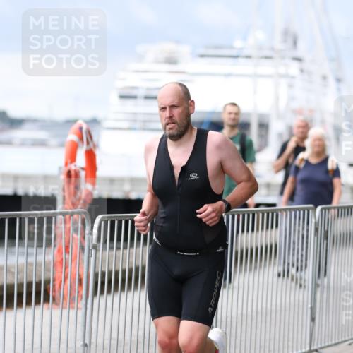 16.08.2026 - KN Förde Triathlon 2026 Antke Förster http://msf.ph/oto/9996452 16.08.2026 11:52:16 Laufen  meine-sportfotos.de
