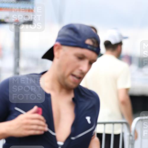 16.08.2026 - KN Förde Triathlon 2026 Antke Förster http://msf.ph/oto/9996468 16.08.2026 11:52:29 Laufen  meine-sportfotos.de